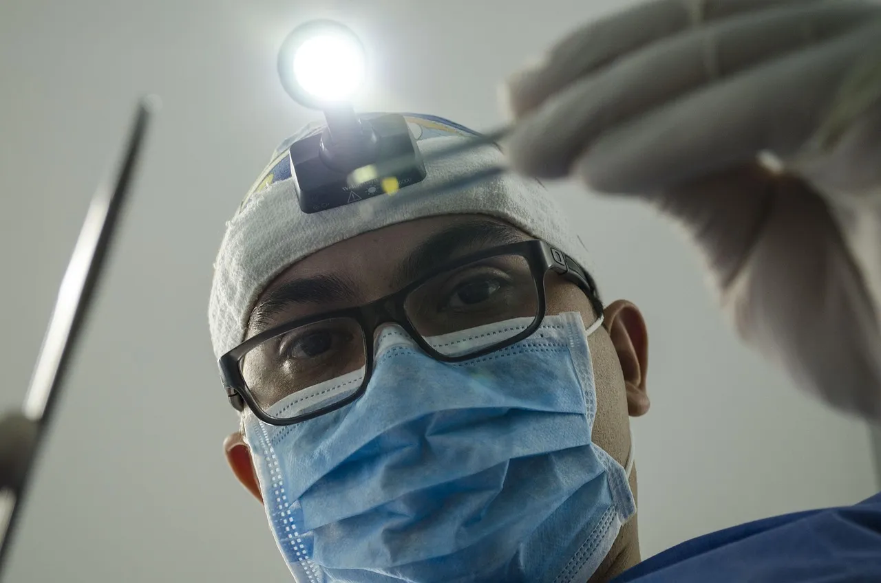 Dental Implants After Tooth Extraction: Timing, Healing, and Options